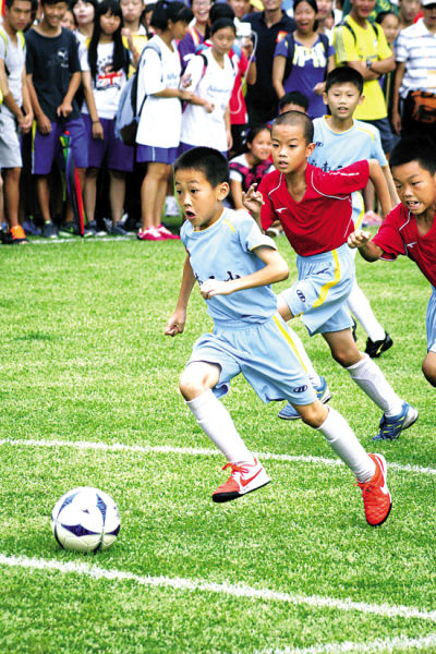 曼城vs布莱顿：阿莱恩、胡桑诺夫首发，阿克、哈兰德出战