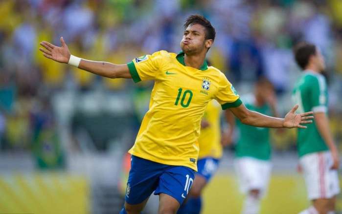 中超：山东泰山2-2深圳队连续不败